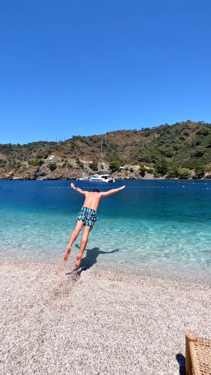 Post 9 by Ozan Aras on Instagram (video)