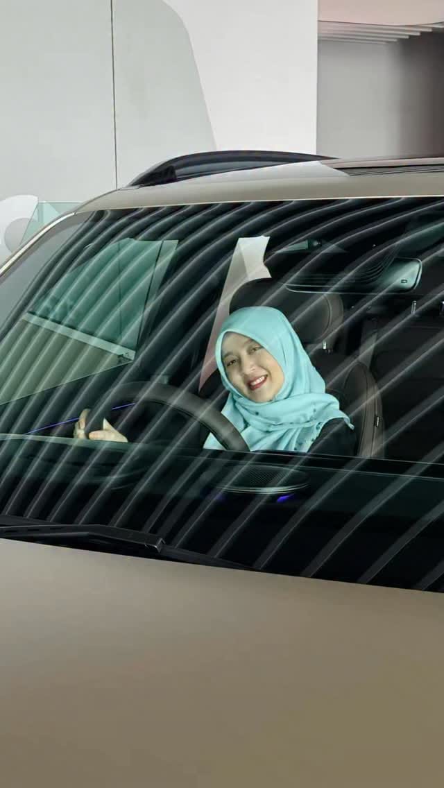 Post 2 by Zayani Zulkiffli on Instagram (video)