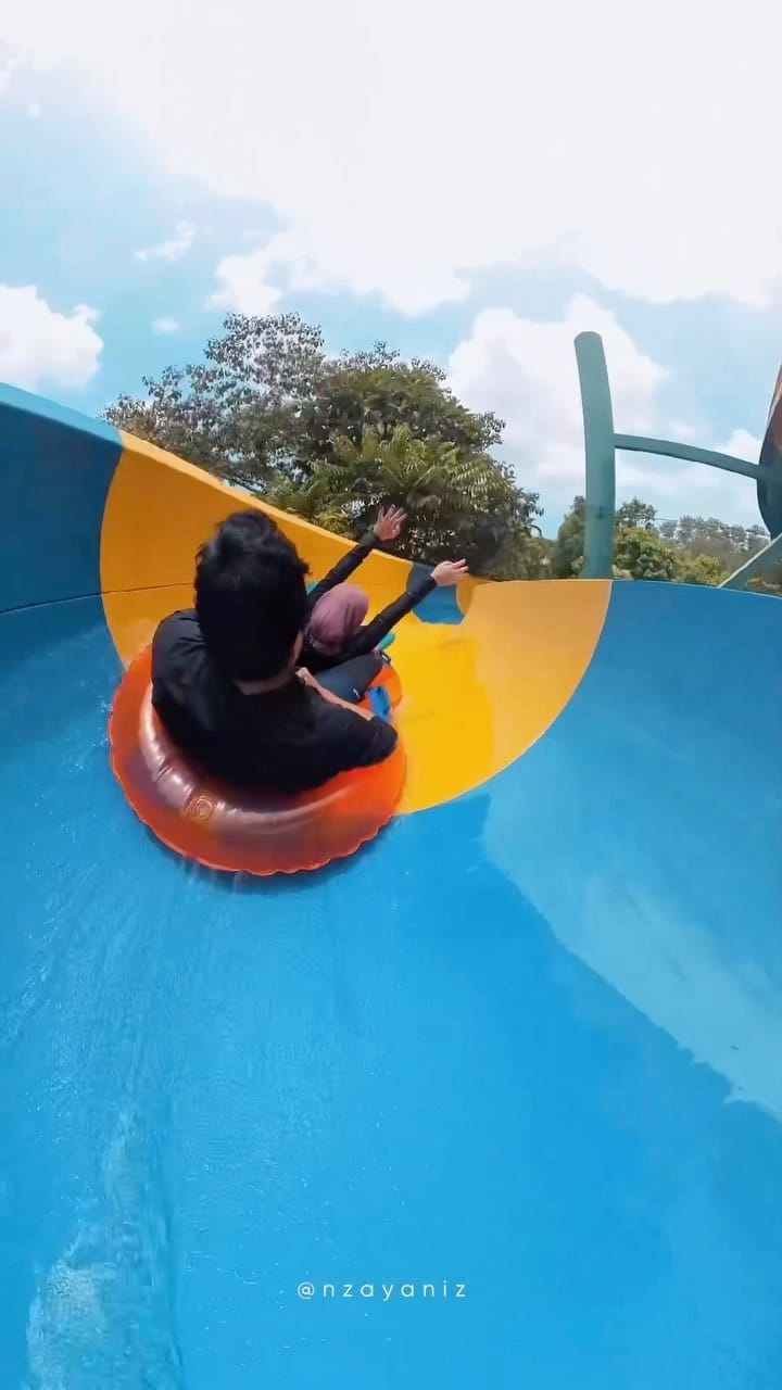 Post 8 by Zayani Zulkiffli on Instagram (video)