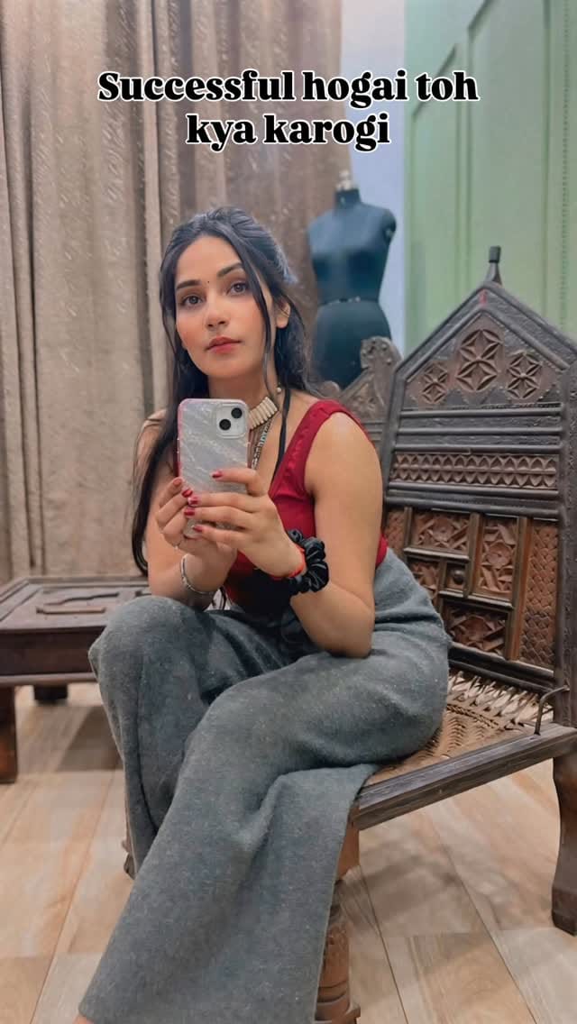 Post 5 by Neelam Sharma on Instagram (video)
