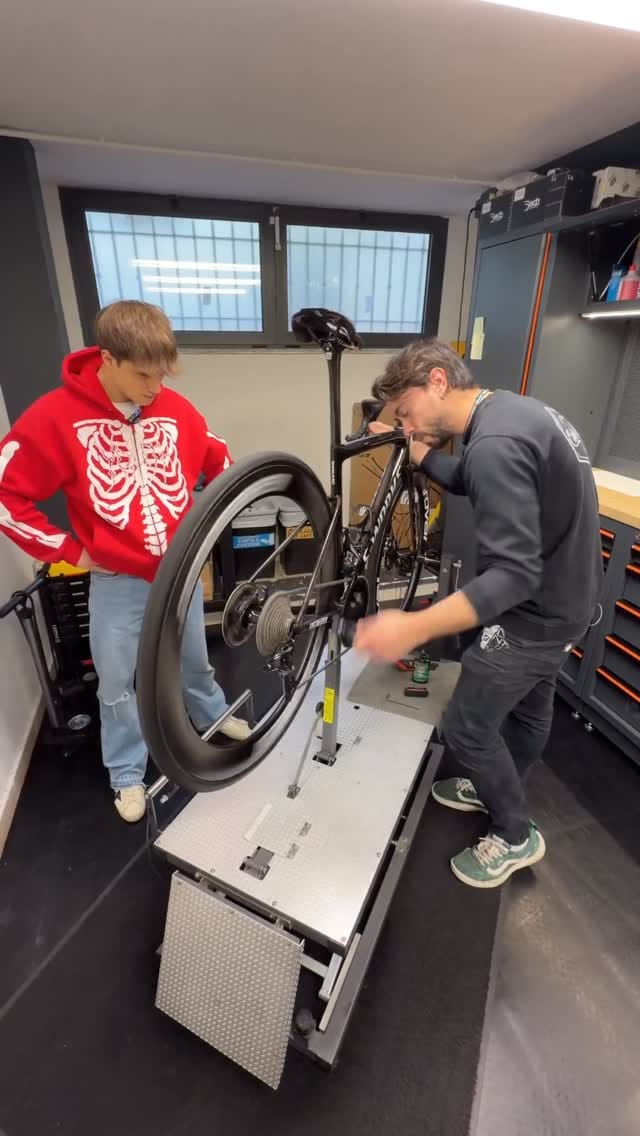 Post 4 by Riccardo Pizzinelli on Instagram (video)
