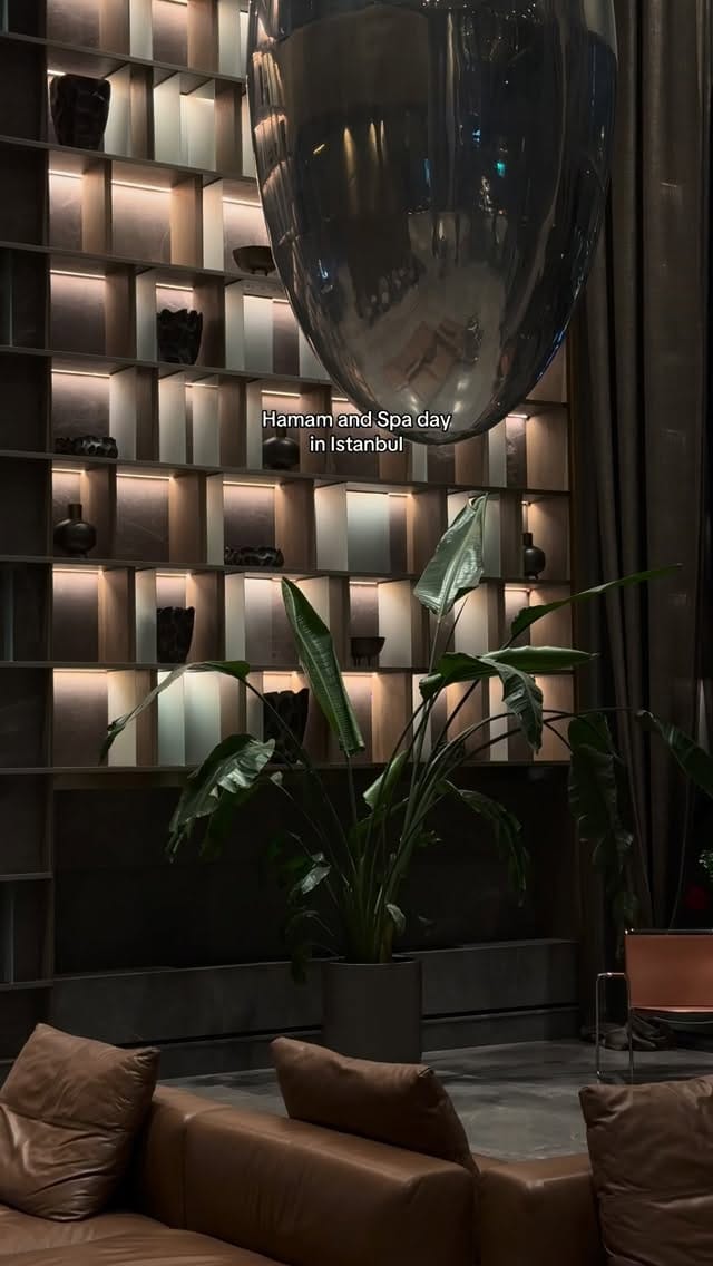 Post 3 by Halis FH on Instagram (video)