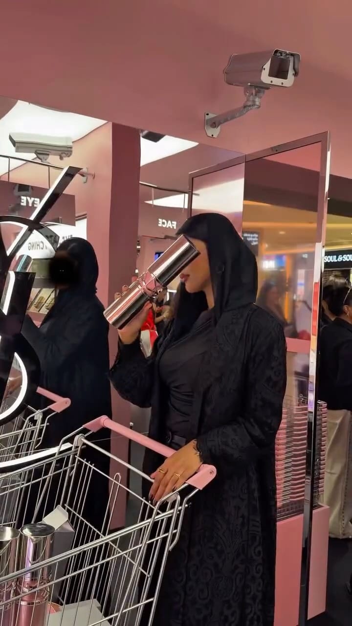 Post 1 by نــوره 🇦🇪 on Instagram (video)