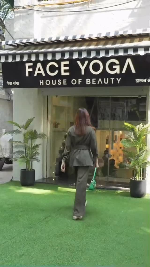 Post 5 by Sheetal Chandni on Instagram (video)