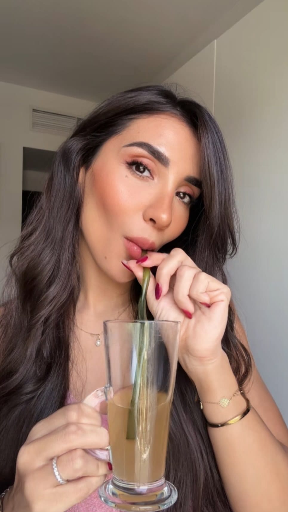 Post 3 by Munia Bensain | Lifestyle, Beauty & Self Care on Instagram (video)