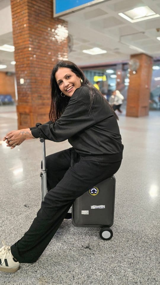Post 8 by Neeta Mundra🇮🇳🇦🇪 𝐔𝐀𝐄 𝐋𝐈𝐂𝐄𝐍𝐒𝐄𝐃 𝐈𝐍𝐅𝐋𝐔𝐄𝐍𝐂𝐄𝐑 on Instagram (video)