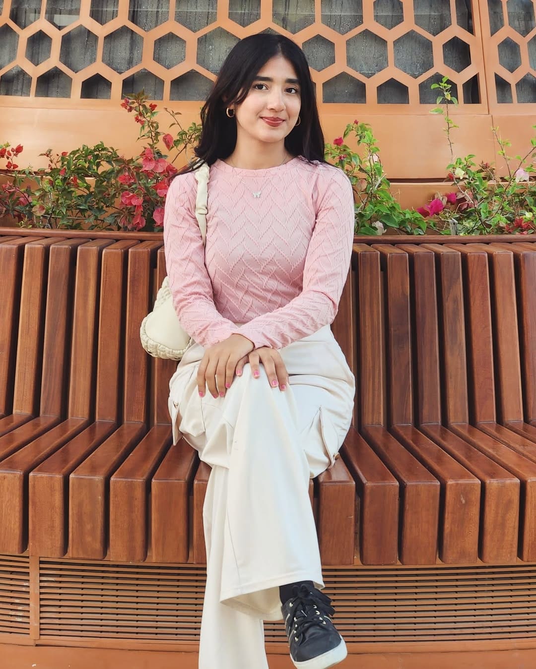 Post 10 by 𝐼𝓇𝒶𝓂 🦋 on Instagram (carousel)
