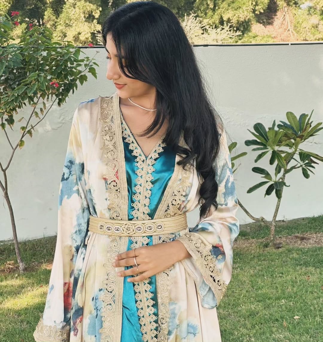 Post 3 by 𝐼𝓇𝒶𝓂 🦋 on Instagram (carousel)