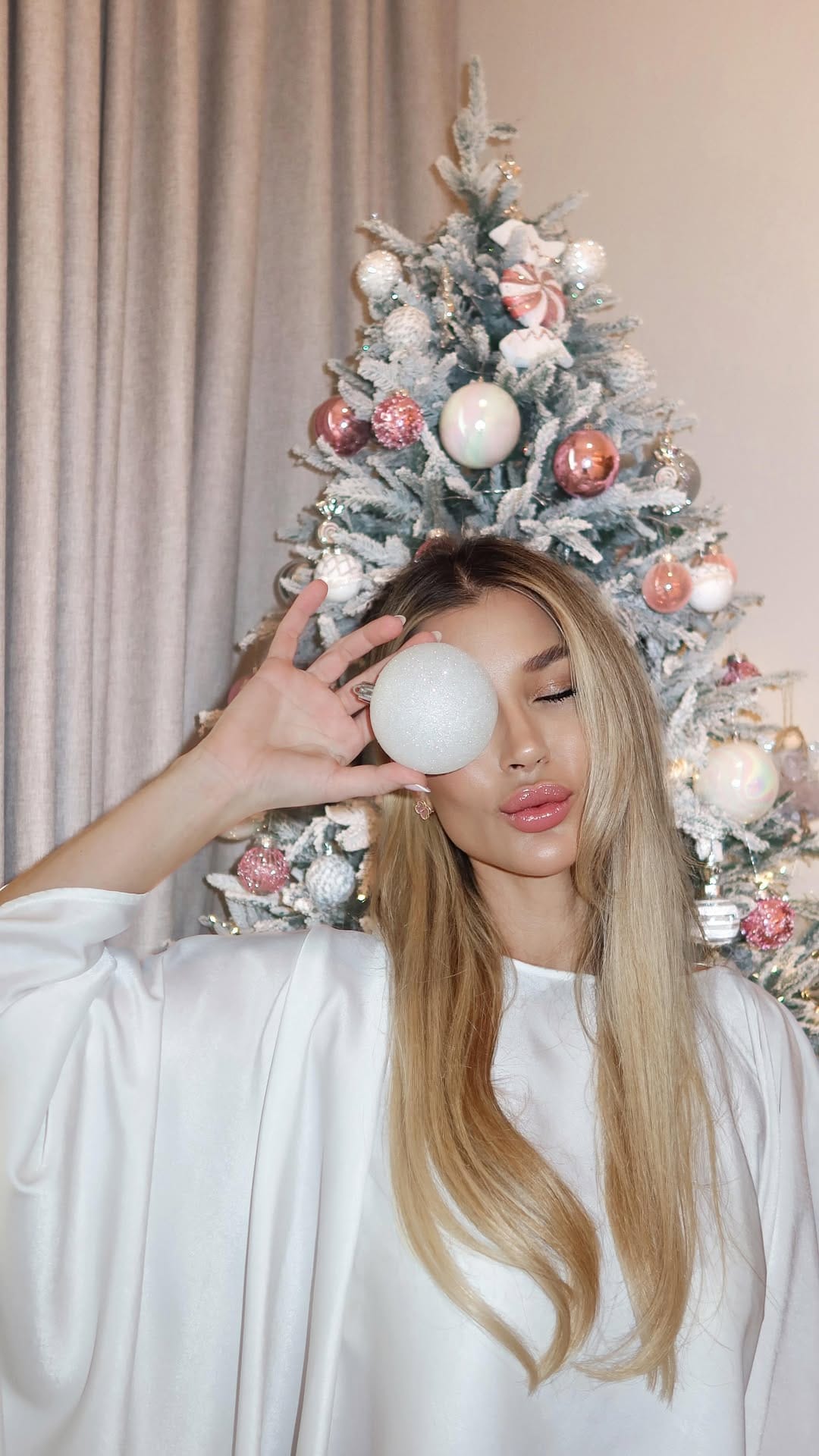 Post 5 by Edina Deák on Instagram (video)