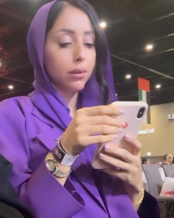 Post 4 by مصممة عبايات on Instagram (carousel)
