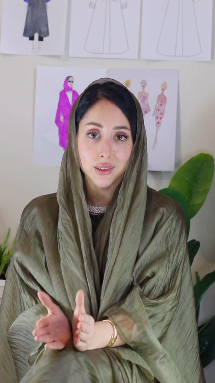Post 1 by مصممة عبايات on Instagram (video)
