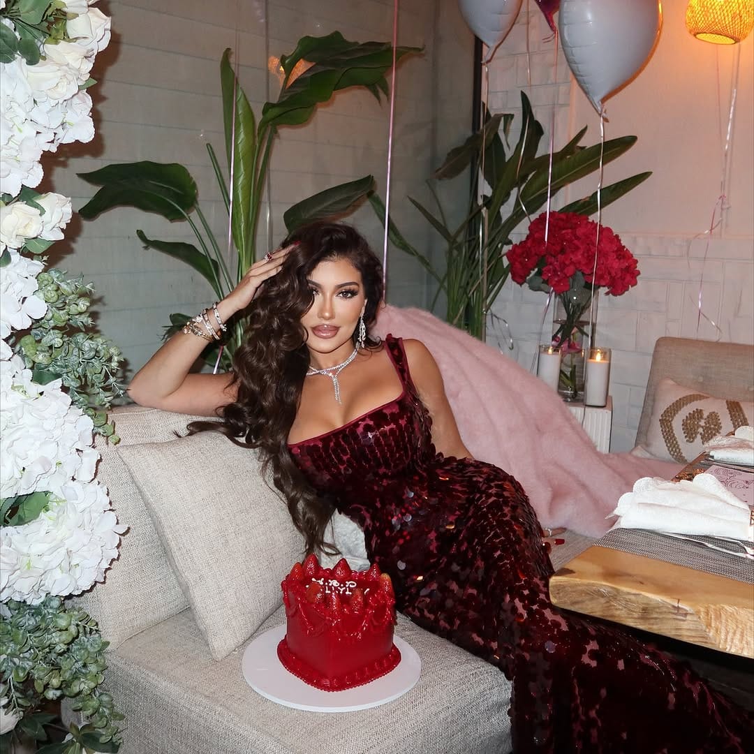 Post 10 by Helly Luv هيلى لوف on Instagram (carousel)