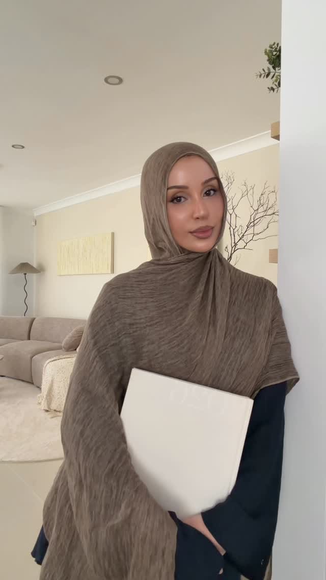 Post 7 by KISHAMA MERIDIAN on Instagram (video)