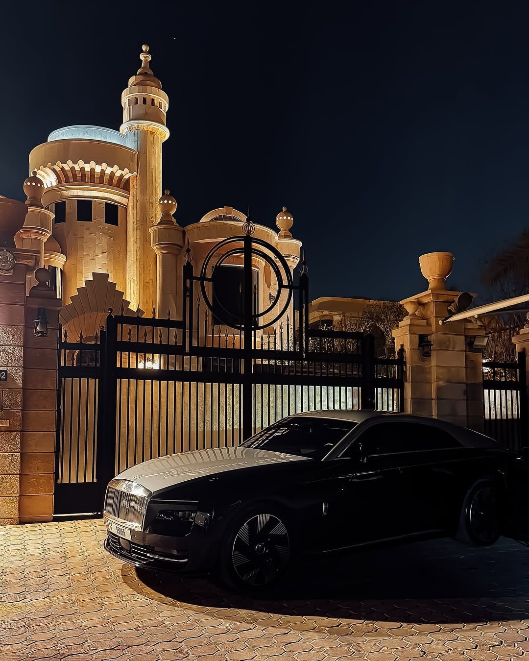 Post 8 by Mariam Almarzooqiمريم المرزوقي on Instagram (carousel)