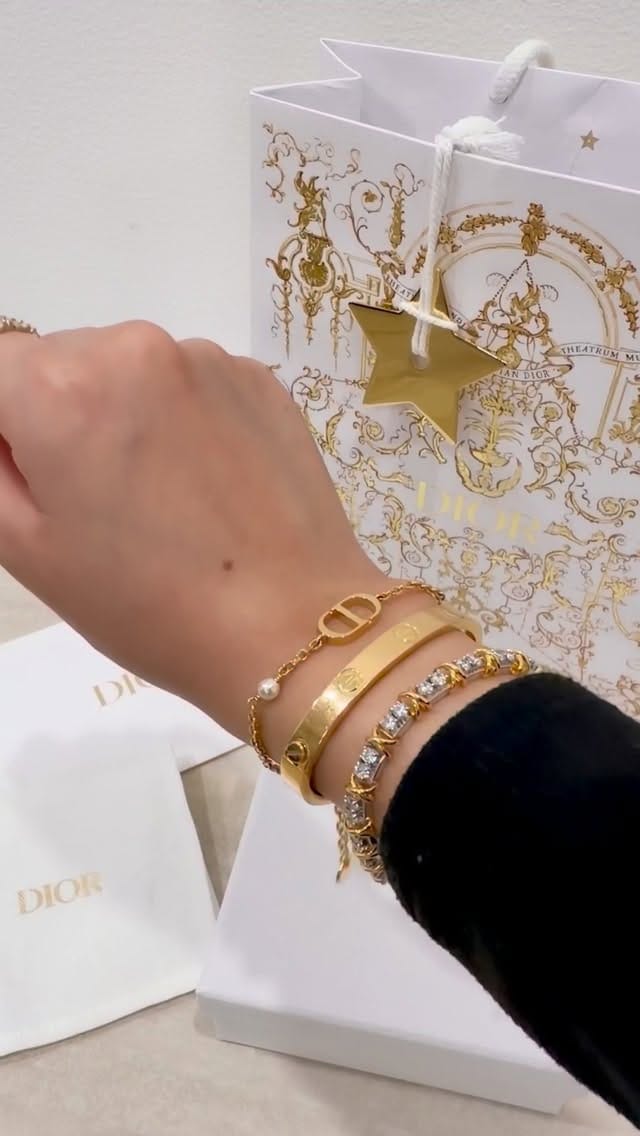 Post 3 by Yumna | Dubai Fashion & Lifestyle on Instagram (video)