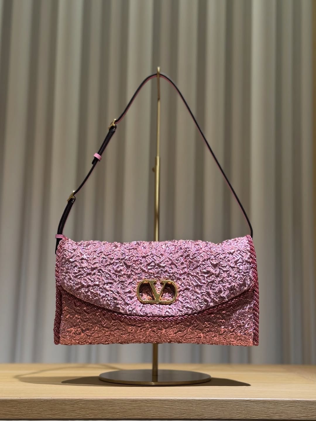 Post 2 by The Fashion Mania on Instagram (carousel)