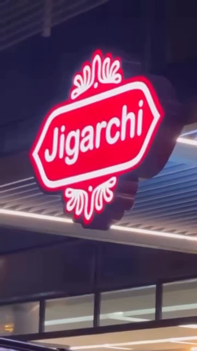 Post 6 by Sunset Mall on Instagram (video)