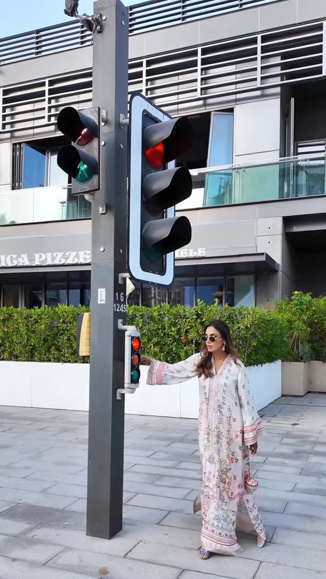 Post 1 by • MAHWISH KHURRAM • on Instagram (video)