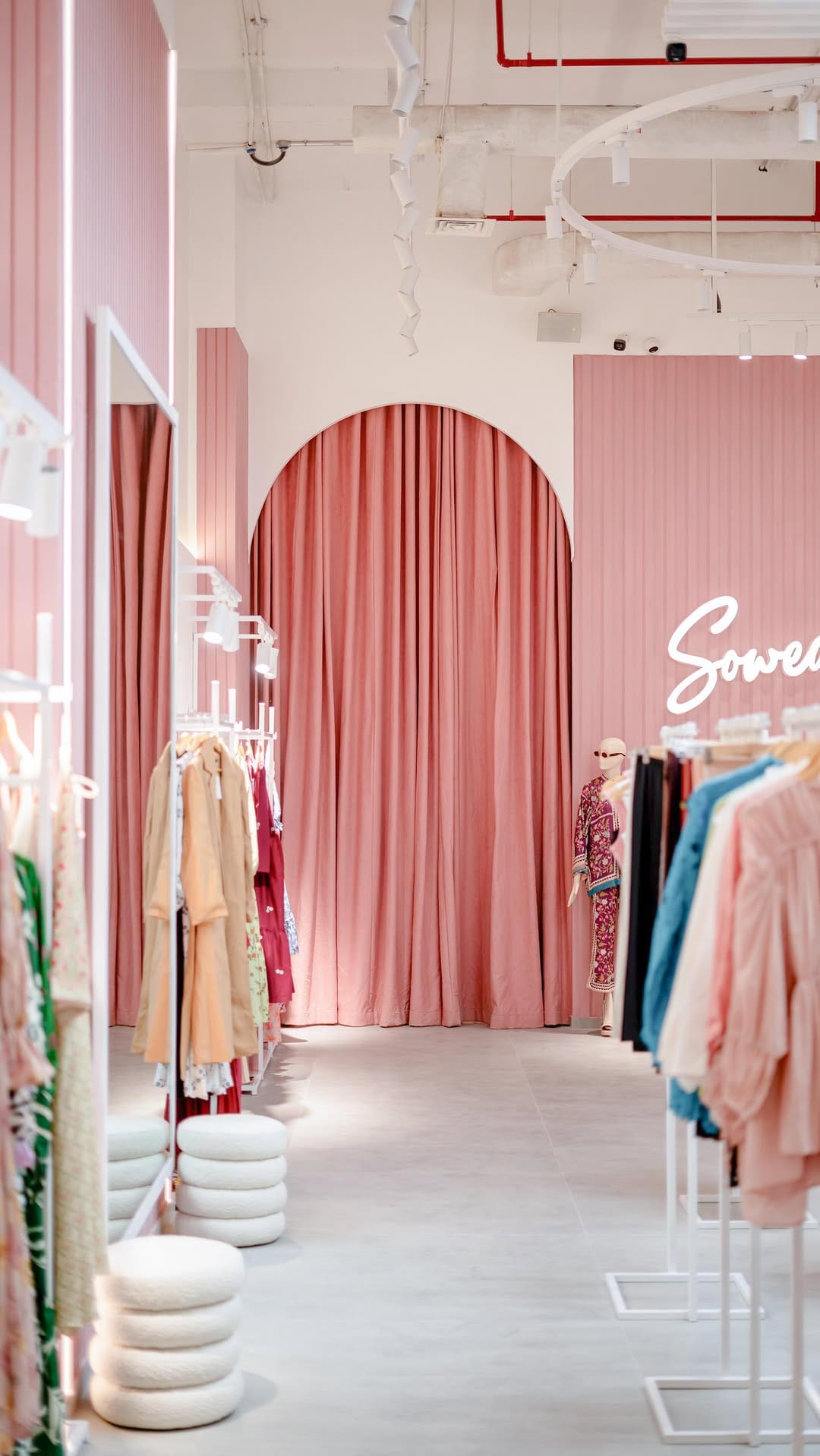 Post 7 by Sowears Stores on Instagram (video)