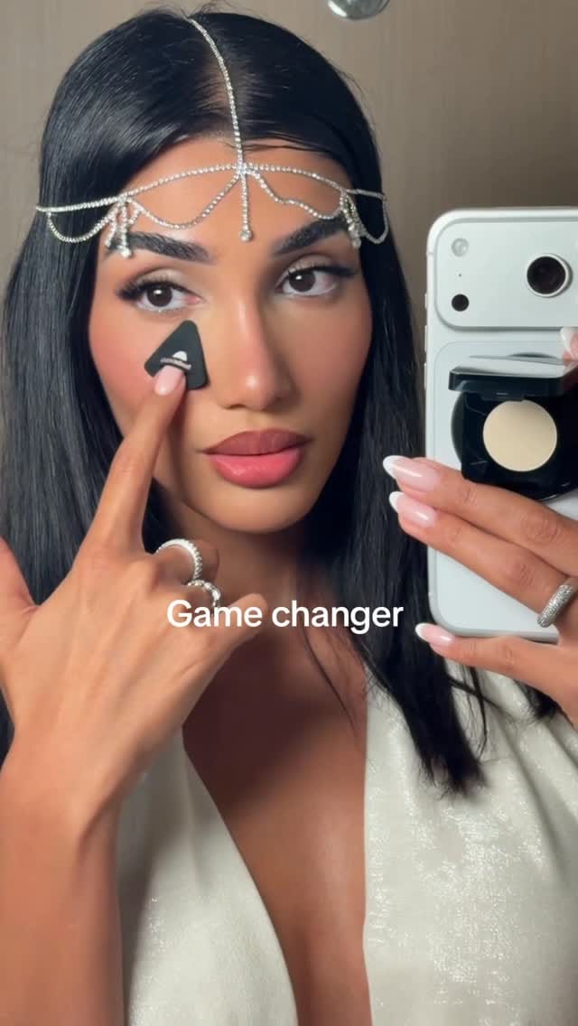 Post 6 by LISA ARIANA on Instagram (video)