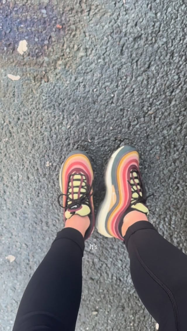 Post 1 by 𝒮𝒽𝒶𝓇𝑜𝓃 𝑀𝒸𝒜𝓁𝒾𝓃𝒹𝑒𝓃 on Instagram (video)