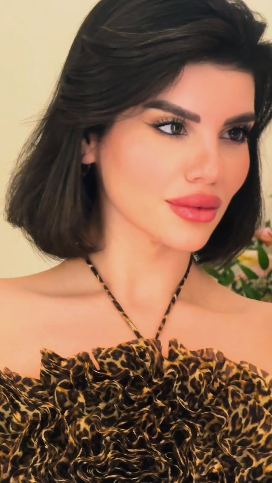 Post 8 by Roxane Diab on Instagram (video)