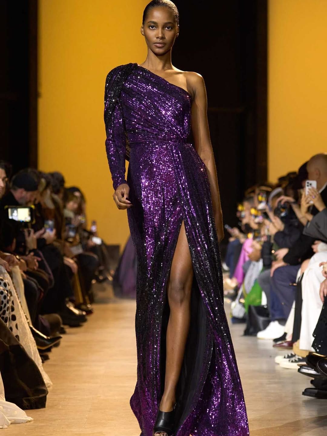 Post 2 by 𝚃𝚑𝚎 𝚑𝚘𝚞𝚛 𝚍𝚛𝚎𝚜𝚜 𝚄𝙰𝙴 🇦🇪 on Instagram (carousel)