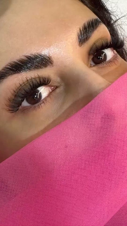 Post 3 by LASHES NAILS |  РЕСНИЦЫ НОГТИ |  رموش وأظافر on Instagram (video)