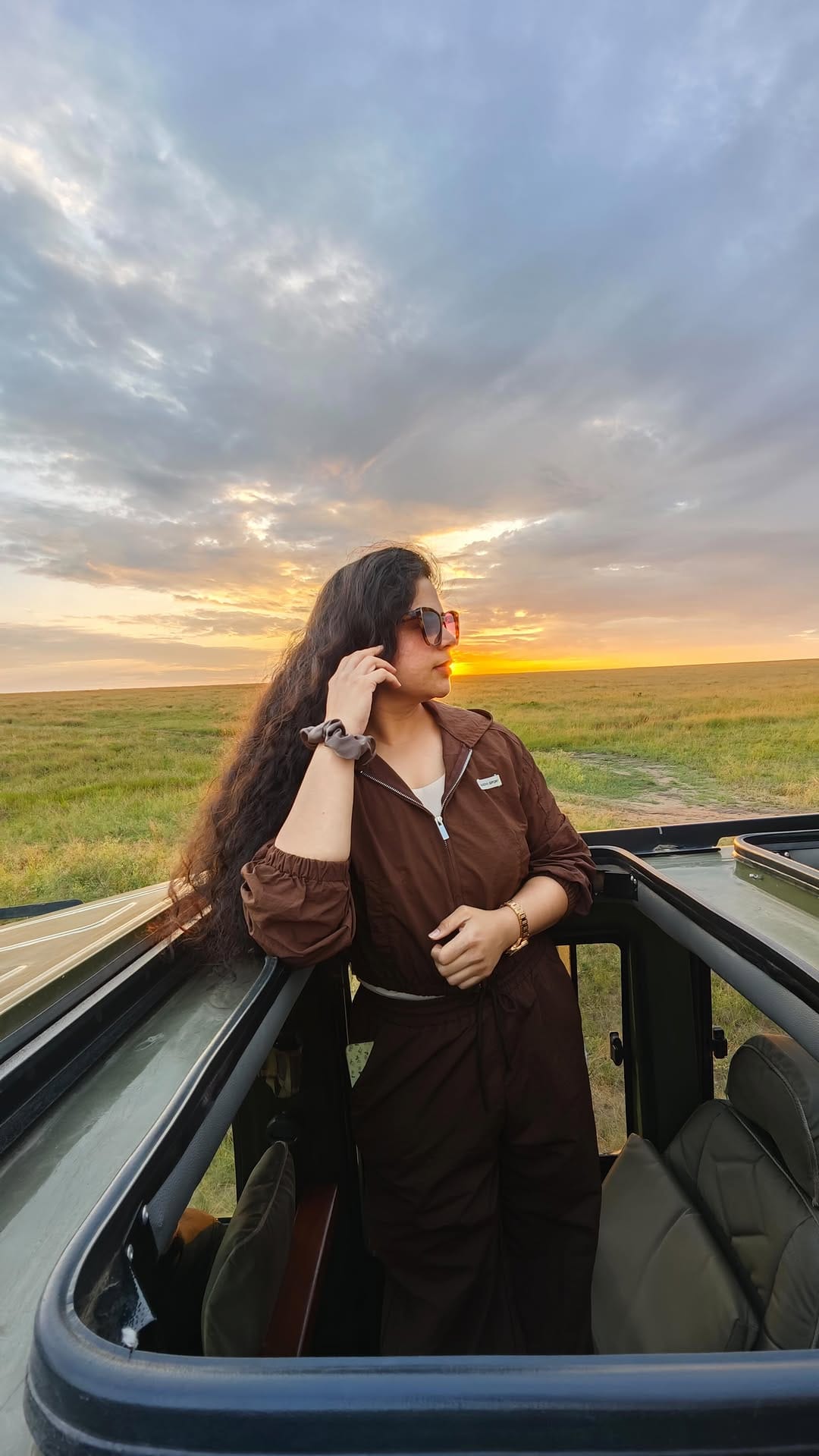 Post 5 by Farheen Khan on Instagram (video)