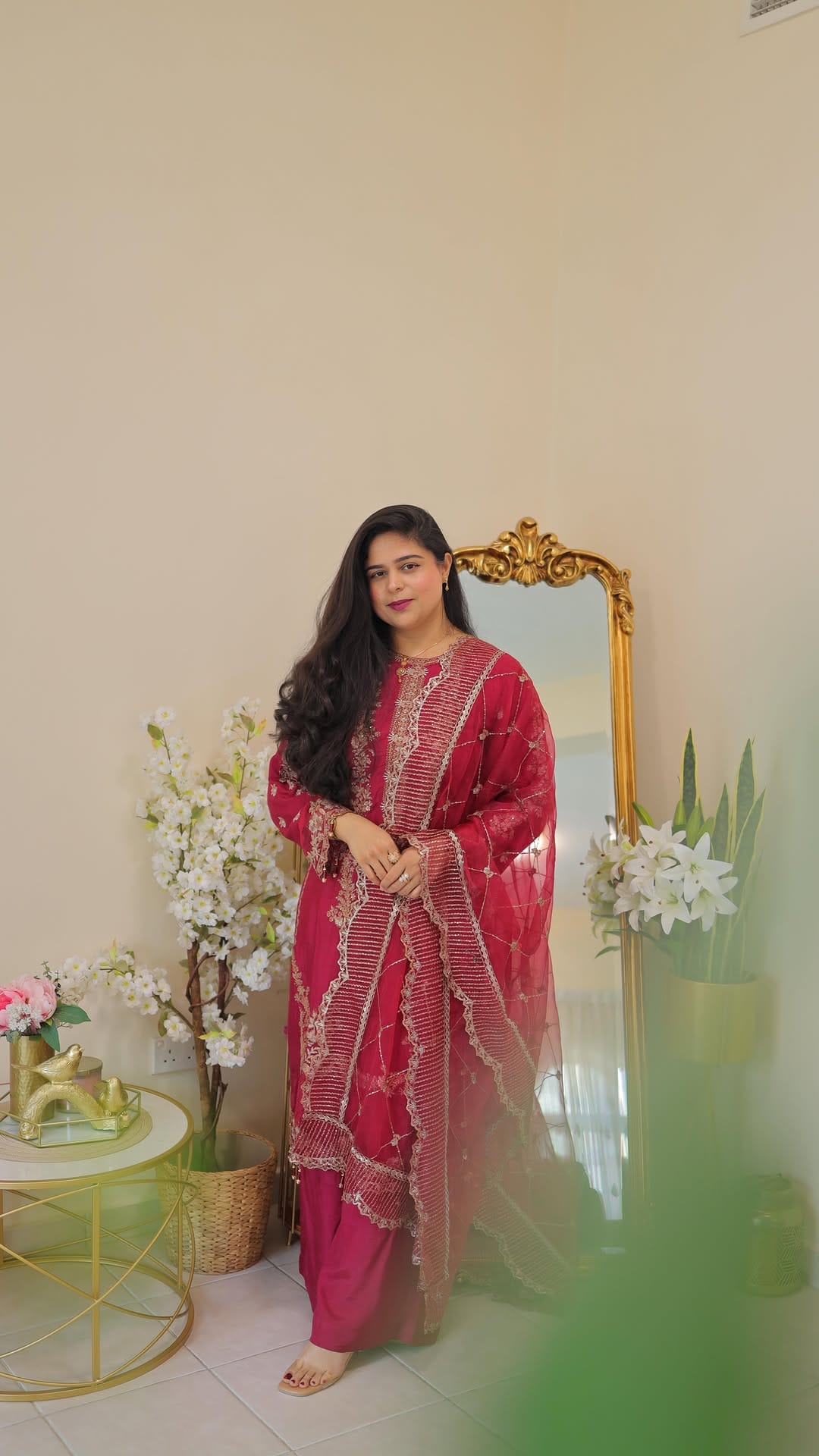 Post 8 by Farheen Khan on Instagram (video)