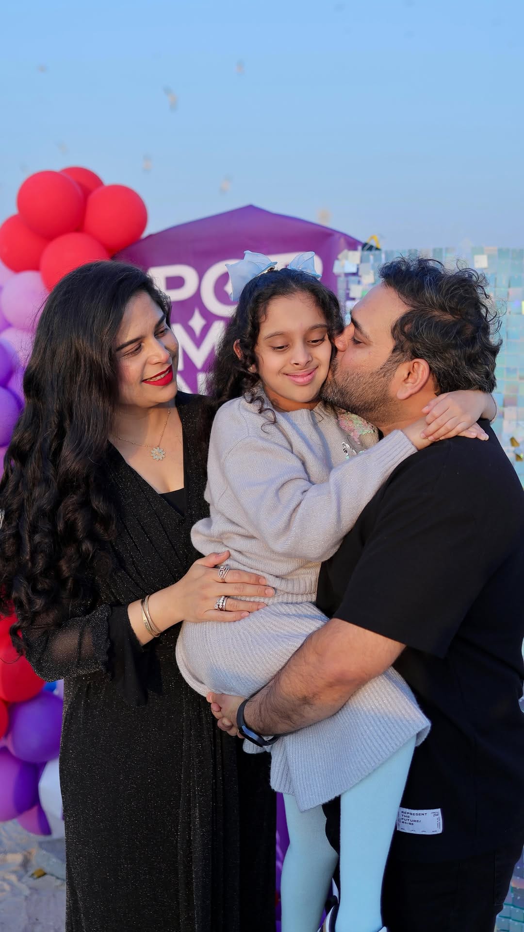Post 1 by Farheen Khan on Instagram (video)