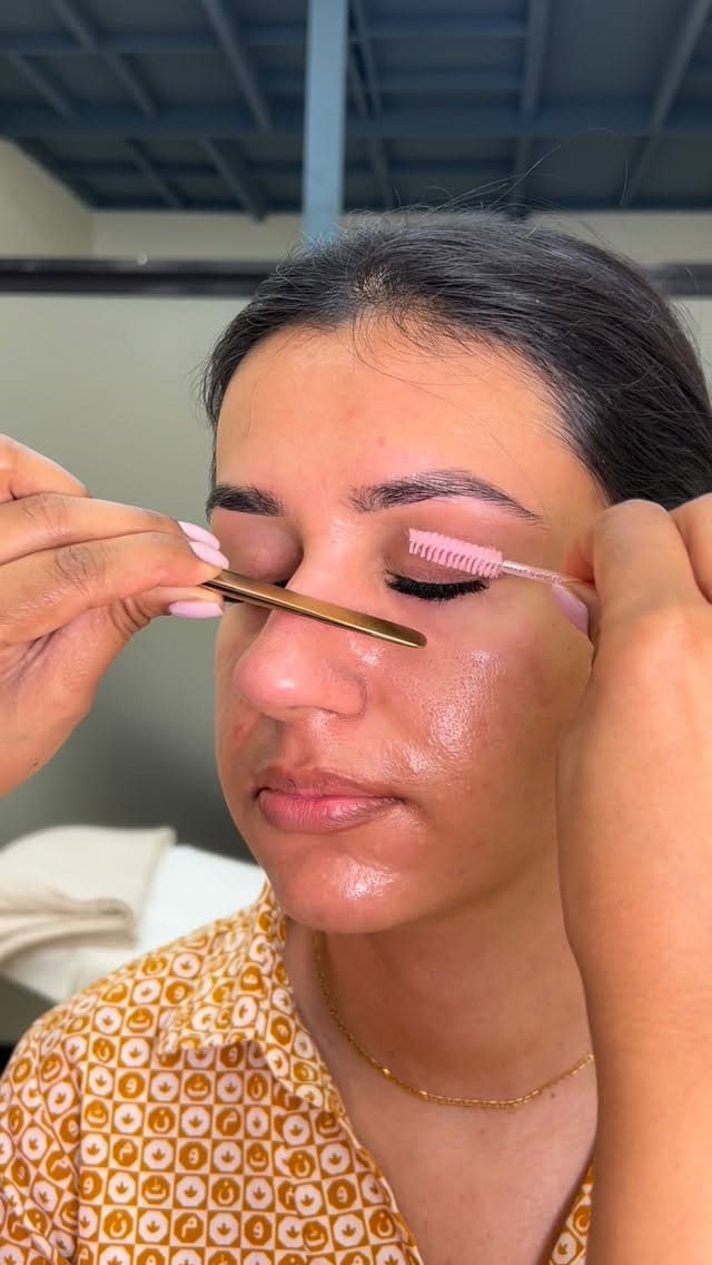 Post 8 by Lashbysidra on Instagram (video)