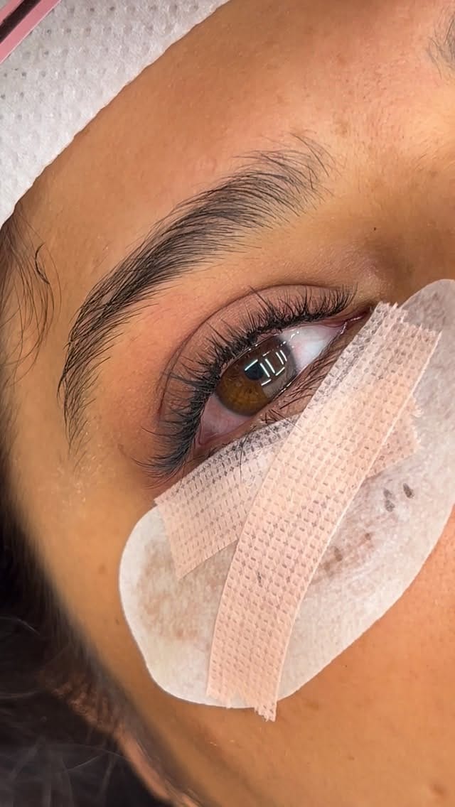 Post 6 by Lashbysidra on Instagram (video)