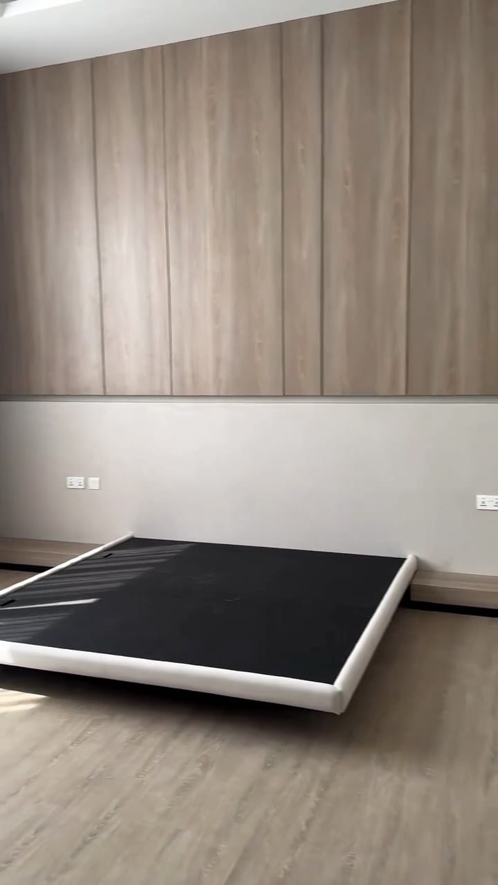 Post 10 by Furmories on Instagram (video)