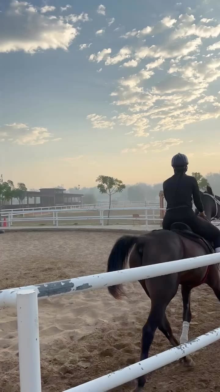 Post 9 by Amira Alia on Instagram (video)