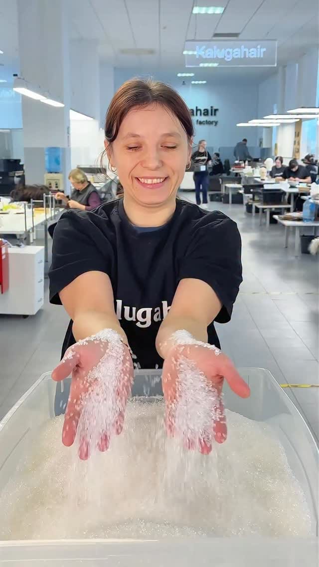 Post 1 by kalugahair on Instagram (video)