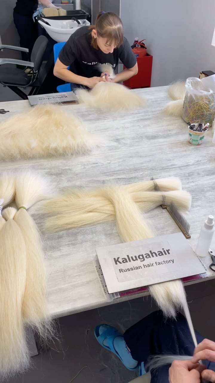 Post 10 by kalugahair on Instagram (video)