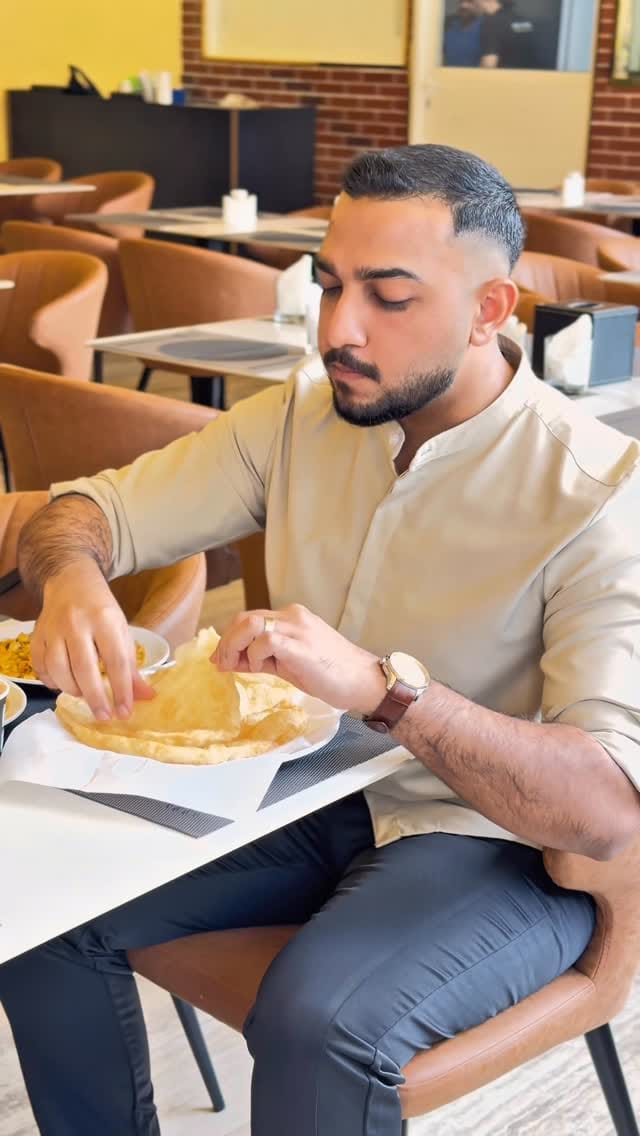 Post 8 by Sheraz Malik on Instagram (video)