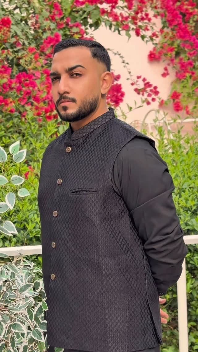 Post 7 by Sheraz Malik on Instagram (video)