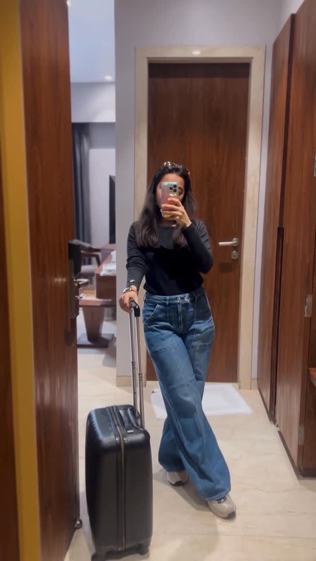 Post 7 by Karuna | Dubai Blogger on Instagram (video)