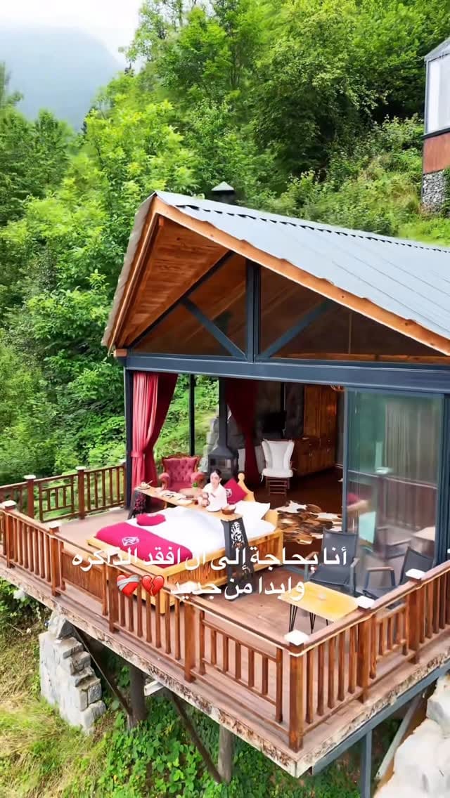 Post 5 by Christina Ayaad on Instagram (video)