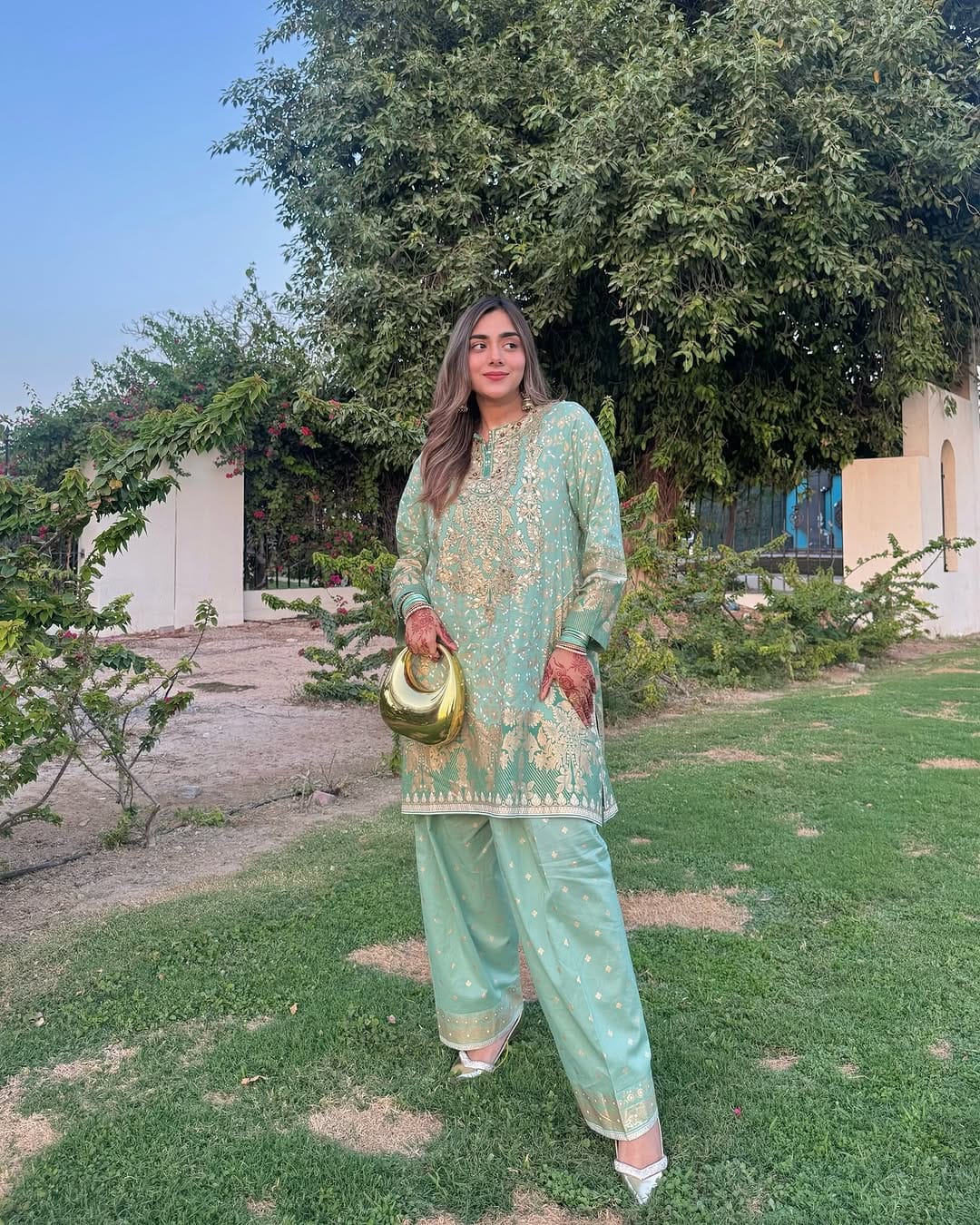 Post 9 by Arzoo rehman on Instagram (carousel)