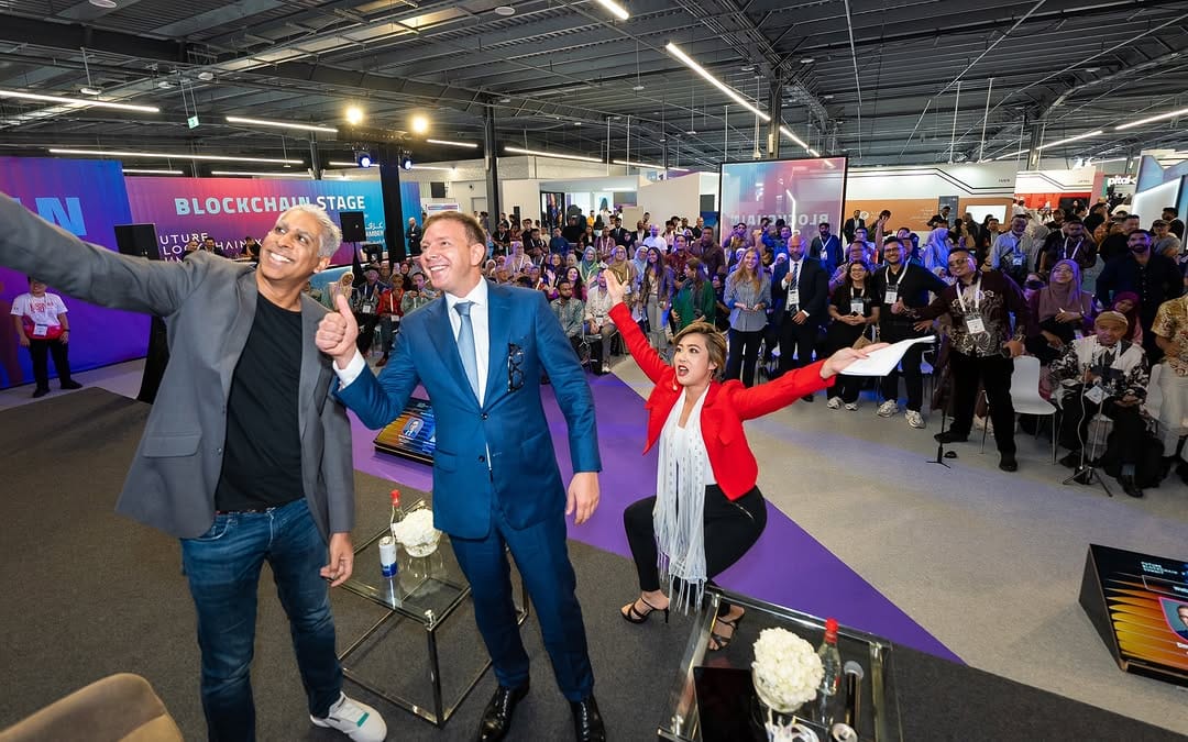 Post 8 by Future Blockchain Summit on Instagram (carousel)