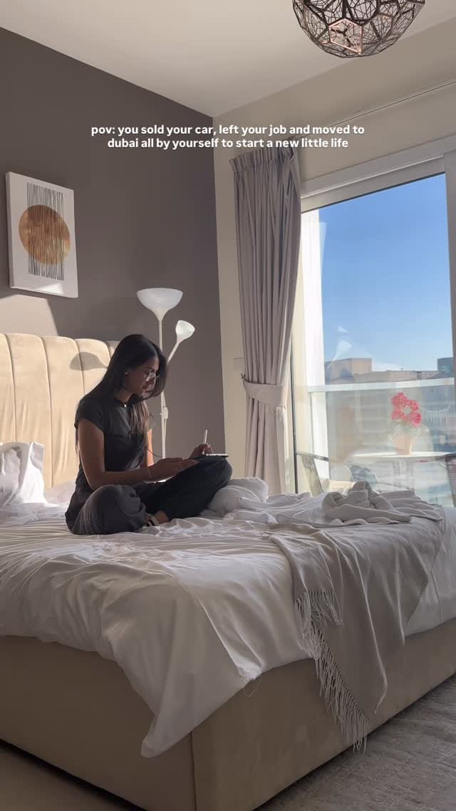 Post 6 by Sanya Qayyum on Instagram (video)