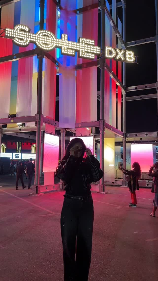 Post 2 by Sanya Qayyum on Instagram (video)