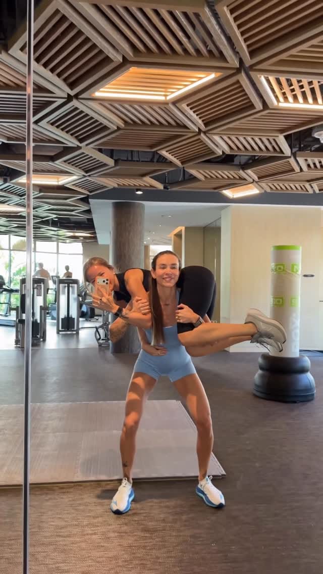 Post 7 by Alina Ulishchenko on Instagram (video)