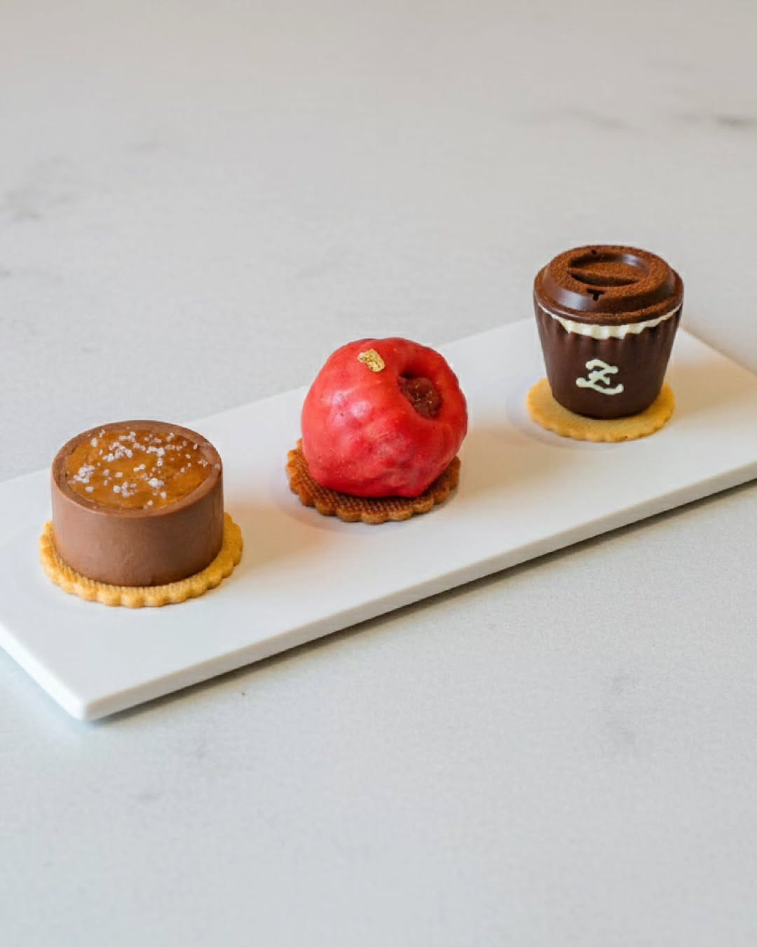 Post 8 by ZAHRA -Les pâtisseries de luxe on Instagram (image)