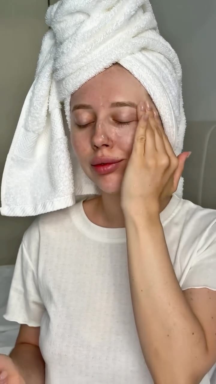 Post 8 by Petra Cosmetics on Instagram (video)