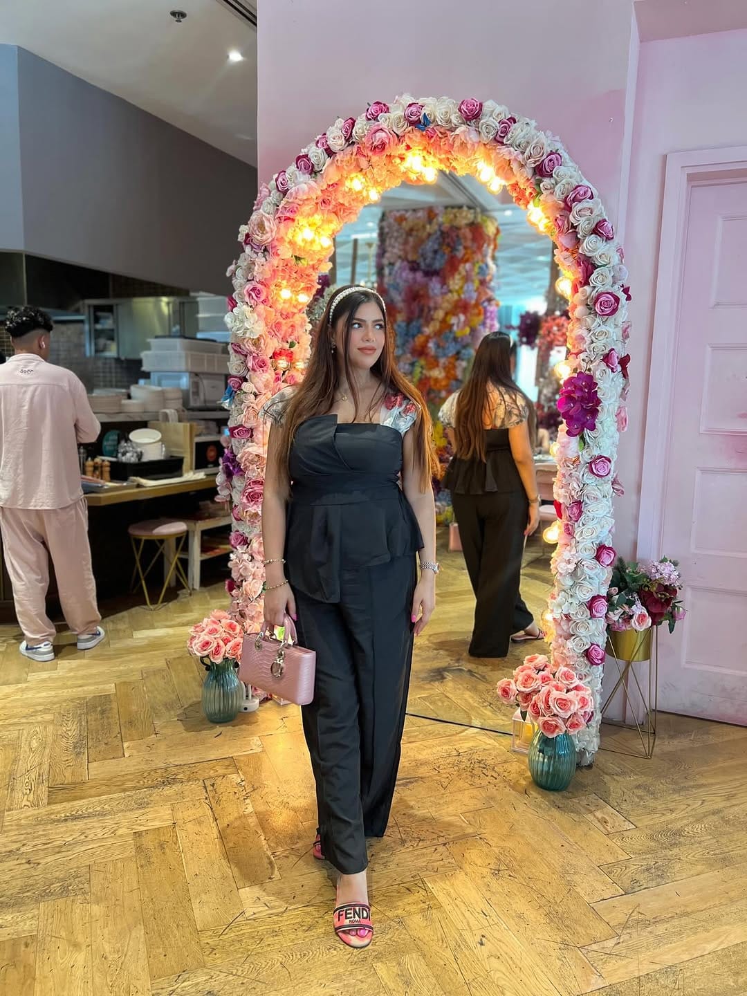 Post 9 by Meenu Chauhan bhatia on Instagram (carousel)