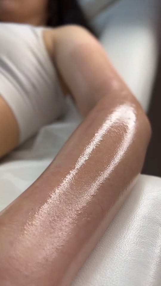 Post 2 by 𝐇𝐚𝐢𝐫 | 𝐌𝐚𝐬𝐬𝐚𝐠𝐞 |  𝐍𝐚𝐢𝐥𝐬 | 𝐁𝐨𝐝𝐲 | 𝐒𝐤𝐢𝐧 |  𝐃𝐮𝐛𝐚𝐢 on Instagram (video)